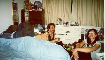 Andre in the bedroom(Small).jpg (11929 bytes)