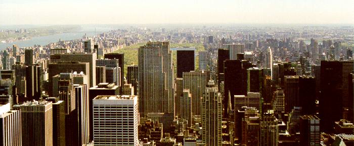 from_empire_state_north_central_park.jpg (45418 bytes)