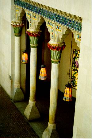 MOMA CourtYard Loghts.jpg (27424 bytes)